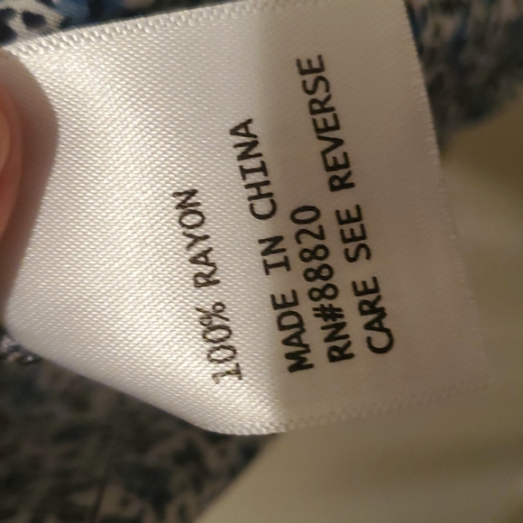 Rachael Roy ruffle sleeve scoopneck button keyhole blue,black, cream top Medium - Picture 8 of 8